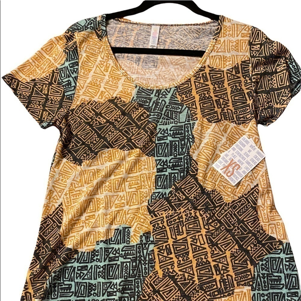 NWT LULAROE CLASSIC T